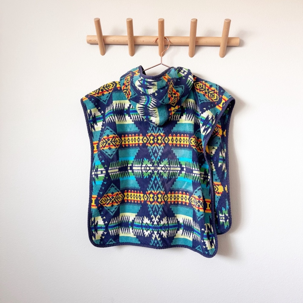 Pendleton Beach Towel Poncho - Picture 5 of 6